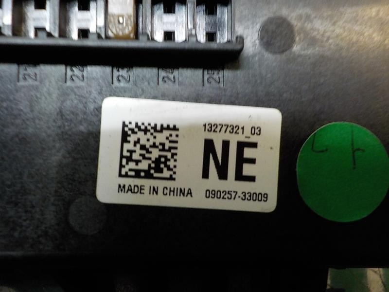 Recambio de caja reles / fusibles para opel insignia berlina 2.0 16v cdti referencia OEM IAM   