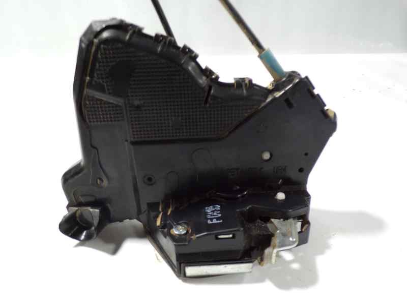 Recambio de cerradura puerta delantera derecha para toyota verso 1.6 d-4d cat referencia OEM IAM 6903005131  