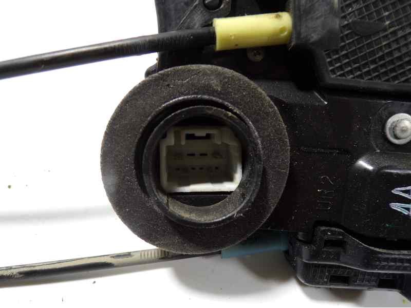 Recambio de cerradura puerta trasera derecha para toyota verso 1.6 d-4d cat referencia OEM IAM 690500F031  