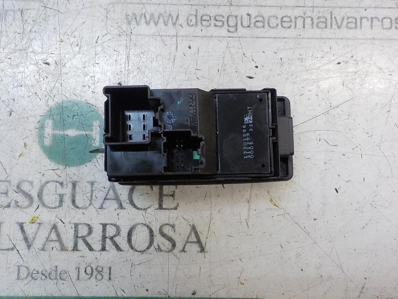 Recambio de mando elevalunas delantero derecho para opel insignia berlina 2.0 16v cdti referencia OEM IAM   