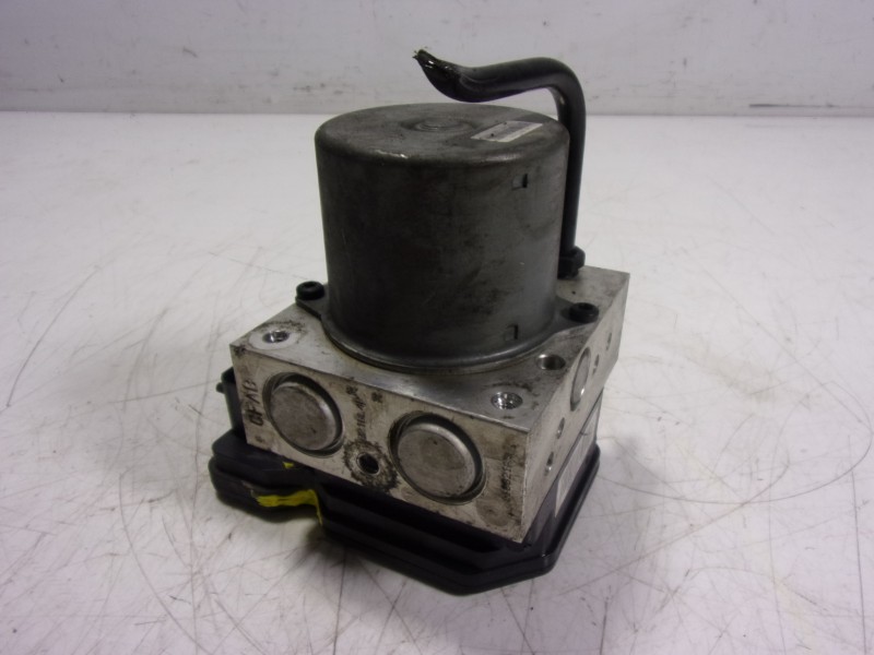 Recambio de abs para hyundai ix35 1.7 crdi cat referencia OEM IAM 589202Y350 5WY7F46D 