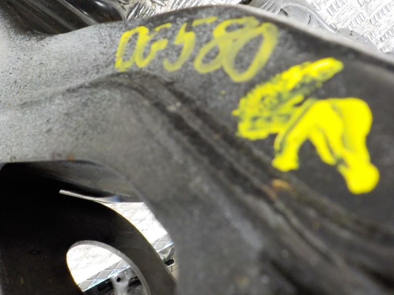 Recambio de puente delantero para opel insignia sports tourer 2.0 16v cdti referencia OEM IAM 302144  