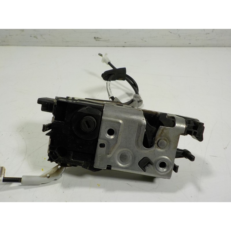 Recambio de cerradura puerta delantera derecha para peugeot 208 1.6 blue-hdi fap referencia OEM IAM 9812500780 9812500780 