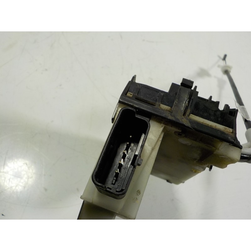 Recambio de cerradura puerta delantera derecha para peugeot 208 1.6 blue-hdi fap referencia OEM IAM 9812500780 9812500780 