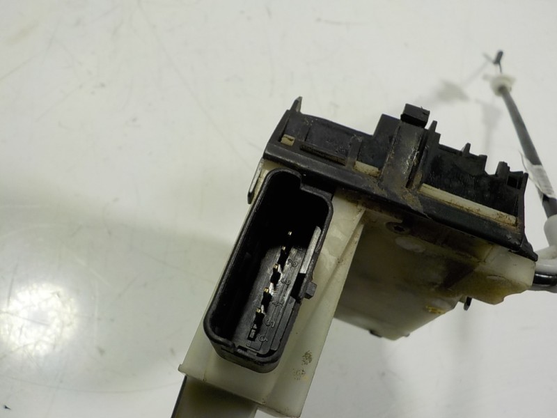 Recambio de cerradura puerta delantera derecha para peugeot 208 1.6 blue-hdi fap referencia OEM IAM 9812500780 9812500780 