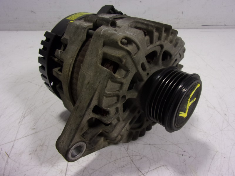 Recambio de alternador para hyundai ix35 1.7 crdi cat referencia OEM IAM 373002A850 373002A850 