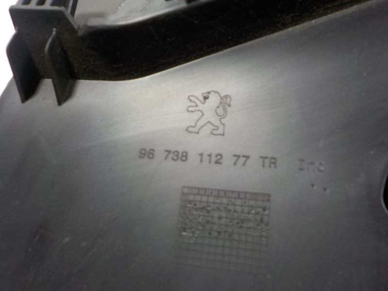 Recambio de guantera para peugeot 208 1.6 blue-hdi fap referencia OEM IAM 96728471ZD 9673811277 