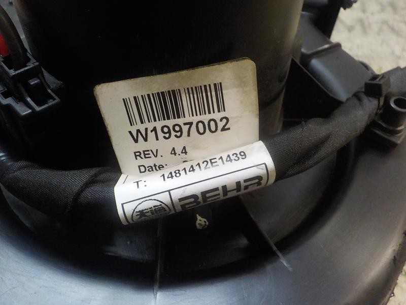 Recambio de motor calefaccion para skoda fabia (5j2 ) 1.2 12v referencia OEM IAM 6Q0820103F  