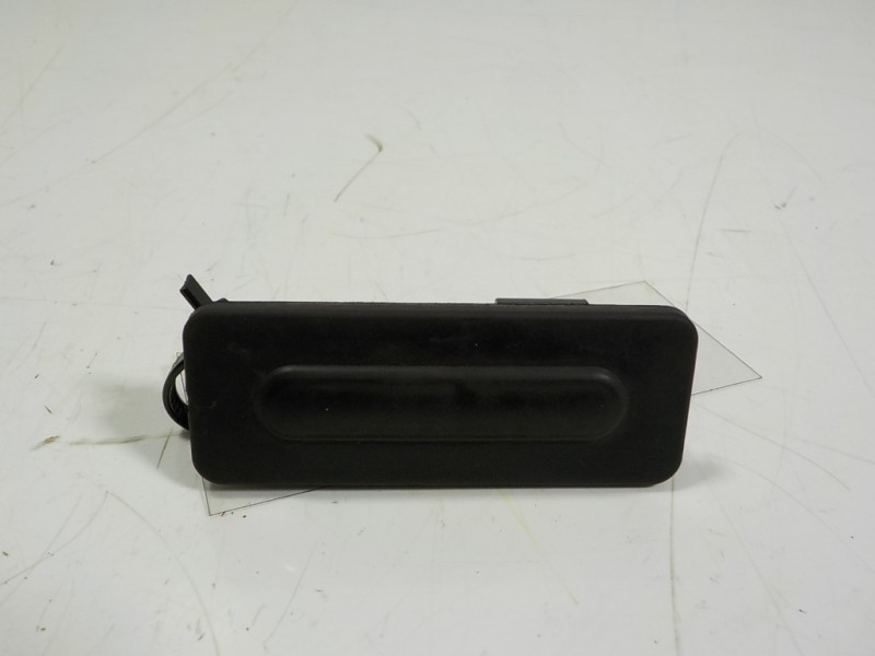 Recambio de maneta porton para peugeot 208 1.6 blue-hdi fap referencia OEM IAM 9676028380 95835 