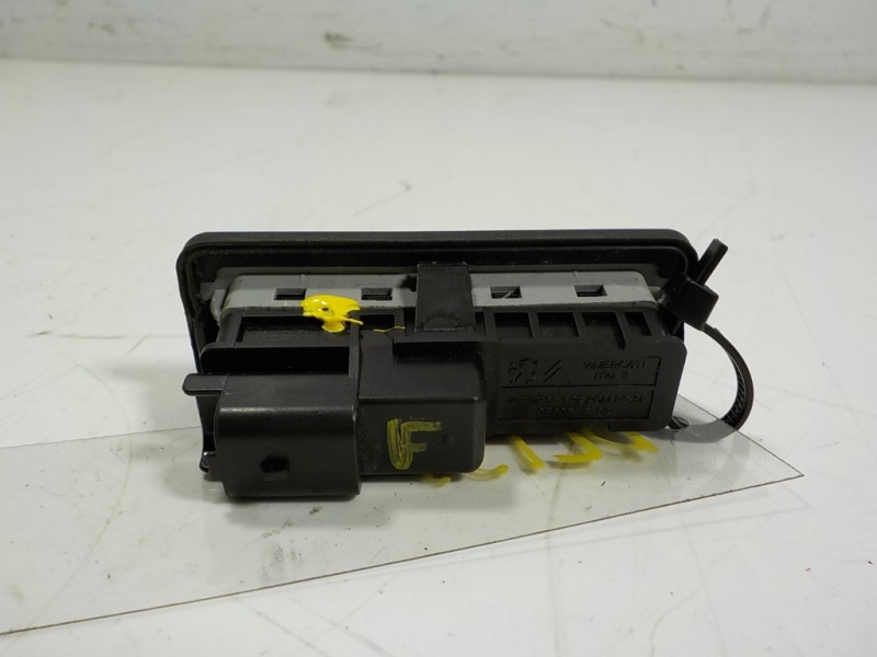 Recambio de maneta porton para peugeot 208 1.6 blue-hdi fap referencia OEM IAM 9676028380 95835 