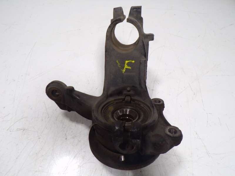 Recambio de mangueta delantera izquierda para peugeot 208 1.6 blue-hdi fap referencia OEM IAM 364690  