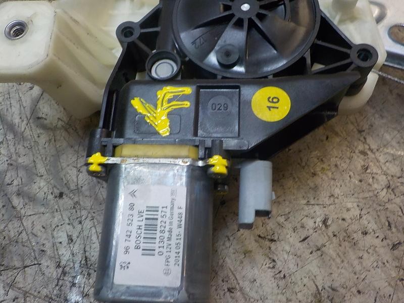 Recambio de elevalunas delantero izquierdo para citroën c4 cactus 1.2 12v vti referencia OEM IAM 9810287780  