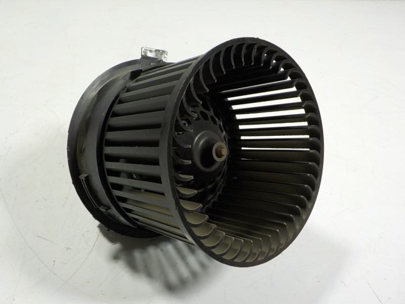 Recambio de motor calefaccion para peugeot 208 1.6 blue-hdi fap referencia OEM IAM 1608182080 T1013140A 