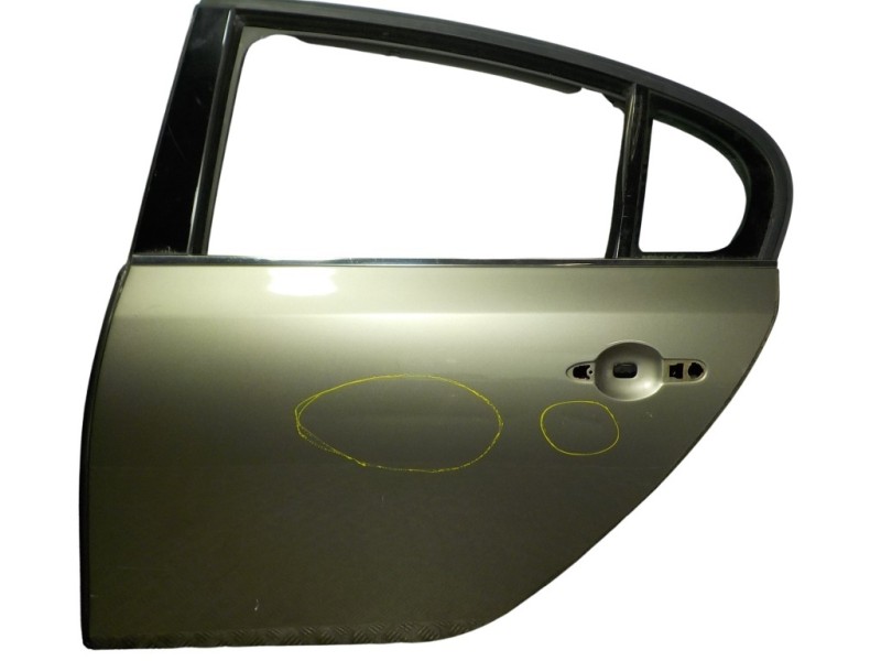Recambio de puerta trasera izquierda para renault latitude 2.0 dci diesel fap referencia OEM IAM 821013087R  