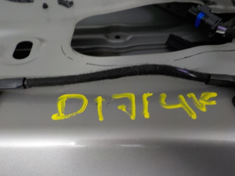 Recambio de puerta trasera izquierda para renault latitude 2.0 dci diesel fap referencia OEM IAM 821013087R  