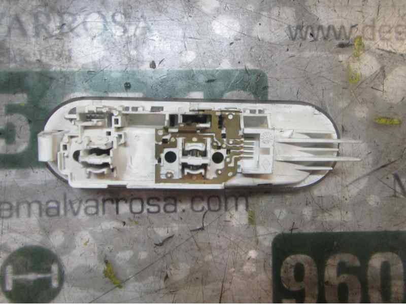 Recambio de piloto interior para renault kangoo furgón professional referencia OEM IAM   