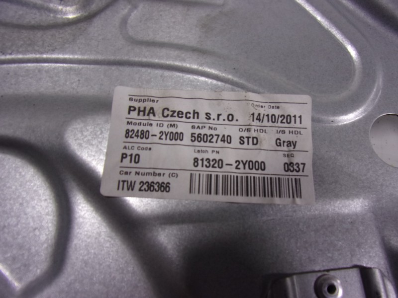 Recambio de elevalunas delantero derecho para hyundai ix35 1.7 crdi cat referencia OEM IAM 824022Y000 824802Y000 