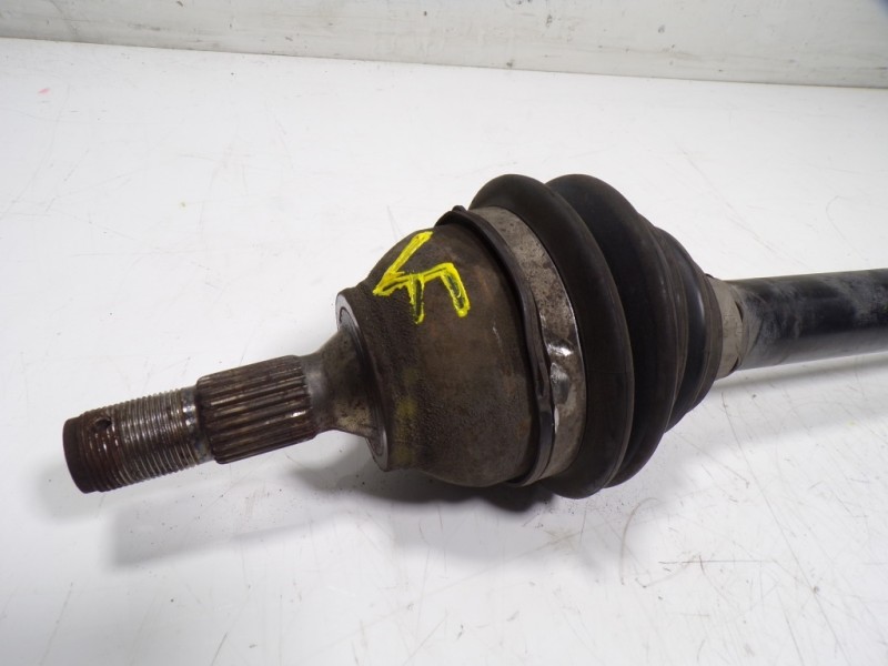 Recambio de transmision izquierda para peugeot 208 1.6 blue-hdi fap referencia OEM IAM 3272LG 9856135280 