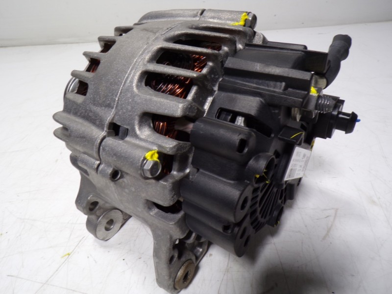 Recambio de alternador para audi a1 sportback (gba) 1.0 tfsi referencia OEM IAM 04E903015 04E903015 
