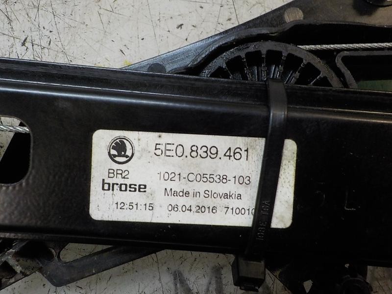 Recambio de elevalunas trasero izquierdo para skoda octavia combi (5e5) style referencia OEM IAM 5E0839461 5E0839461 