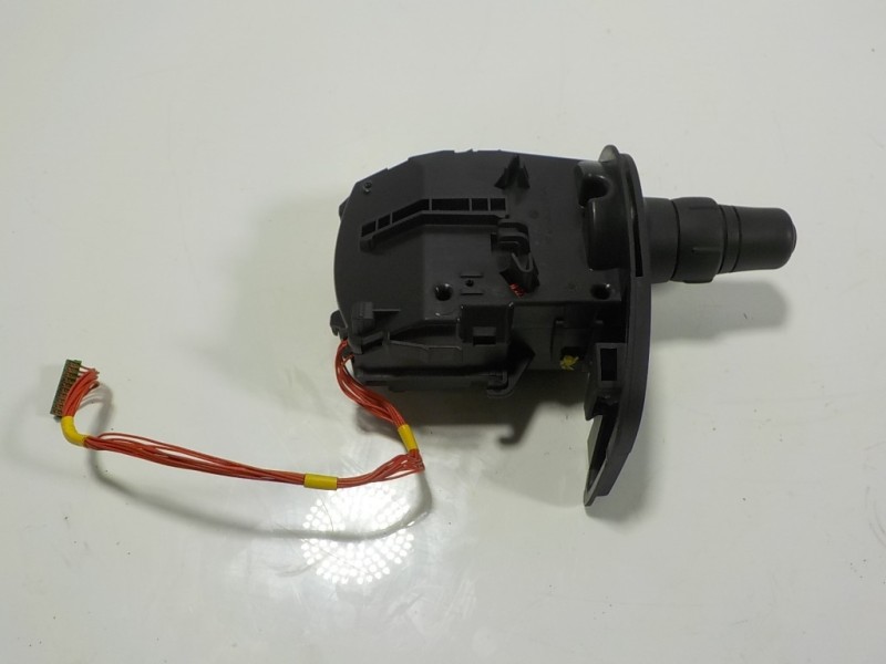 Recambio de mando luces para renault kangoo 1.5 dci diesel fap referencia OEM IAM 7701057090 28482733176 3117160496