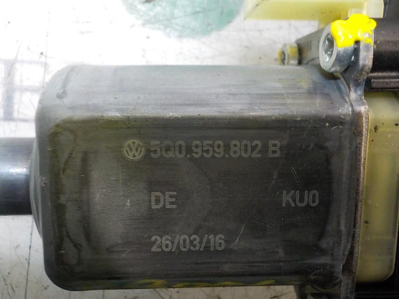 Recambio de motor elevalunas delantero derecho para skoda octavia combi (5e5) style referencia OEM IAM 5Q0959802B 5Q0959802B 