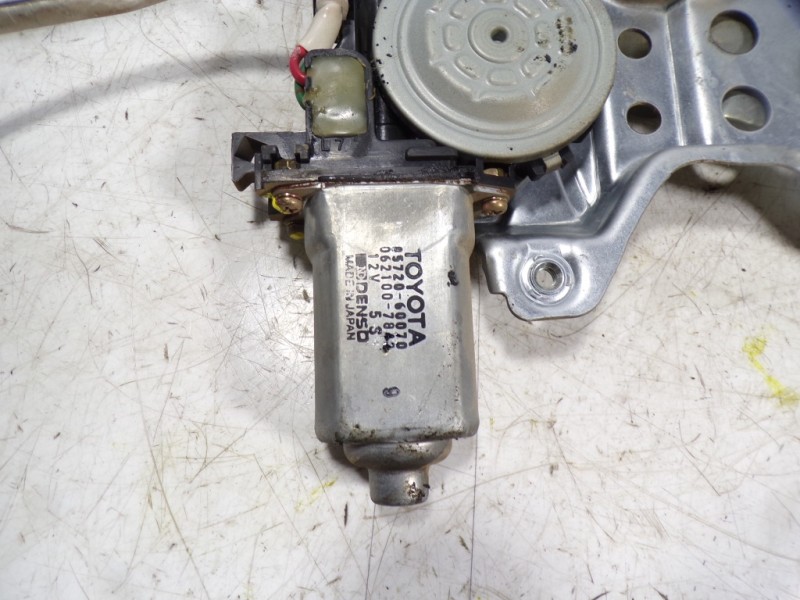 Recambio de elevalunas trasero derecho para toyota land cruiser (j9) 3.0 turbodiesel referencia OEM IAM   