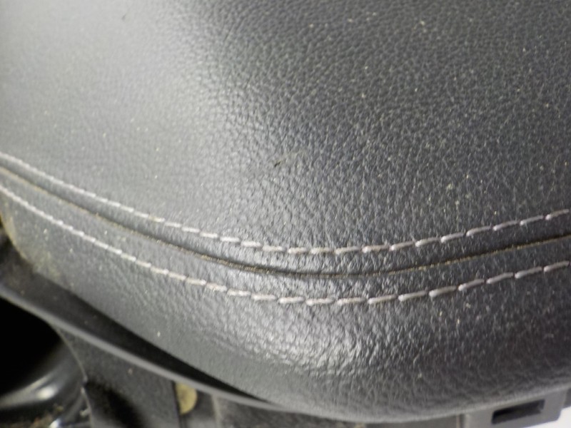 Recambio de salpicadero para ford mustang 2.3 ecoboost cat referencia OEM IAM 2287157 FR3B63044A74AS 