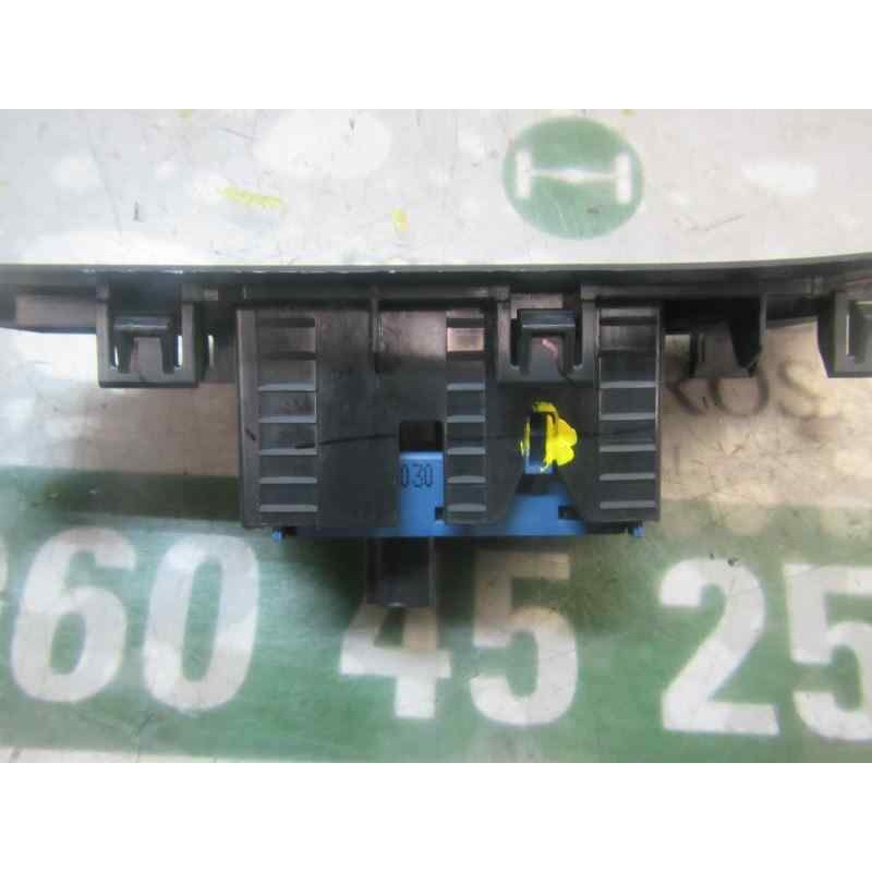 Recambio de mando elevalunas delantero derecho para toyota verso 1.6 d-4d cat referencia OEM IAM 848100F030 848100F030 