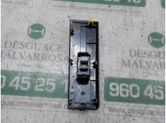 Recambio de mando elevalunas delantero derecho para toyota corolla verso (r1) 2.2 d-cat referencia OEM IAM    2