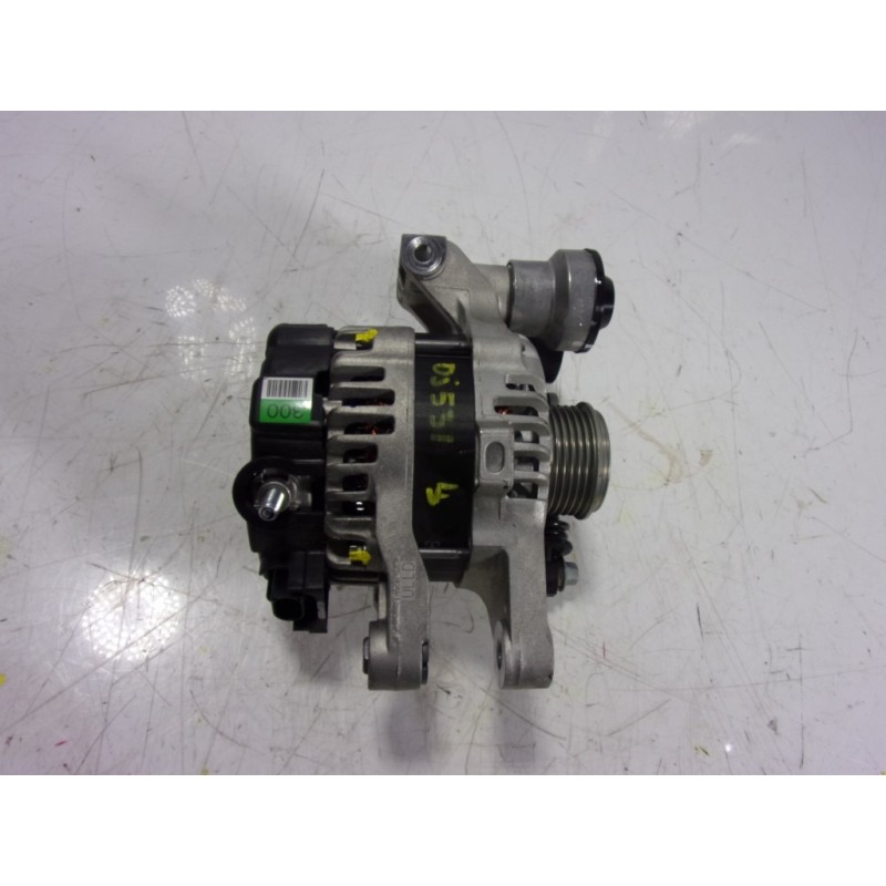 Recambio de alternador para hyundai tucson 1.6 crdi referencia OEM IAM  373002U300 