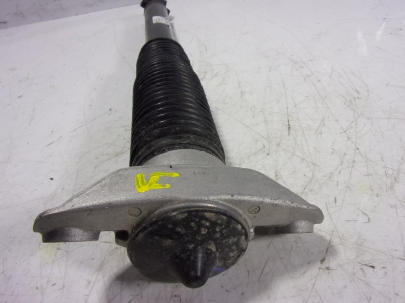 Recambio de amortiguador trasero derecho para hyundai tucson 1.6 crdi referencia OEM IAM  55300N7000 