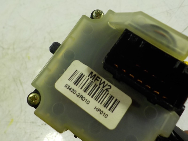 Recambio de mando limpia para hyundai i30 1.6 crdi cat referencia OEM IAM  934202R010 