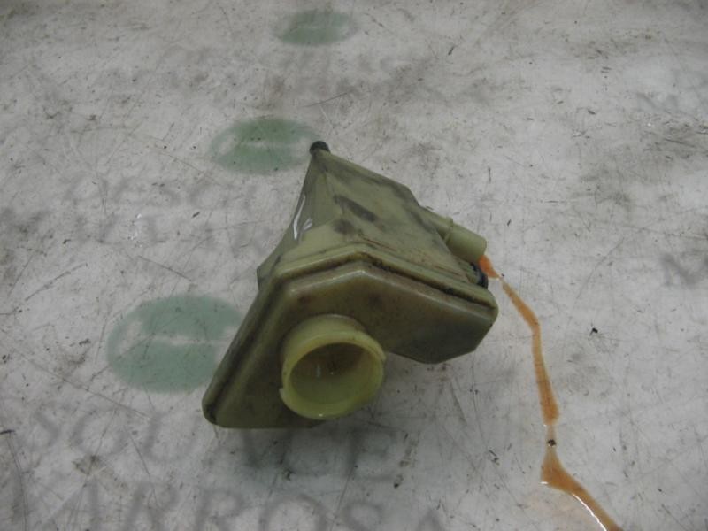 Recambio de deposito servo para ford fiesta (cbk) ghia referencia OEM IAM   