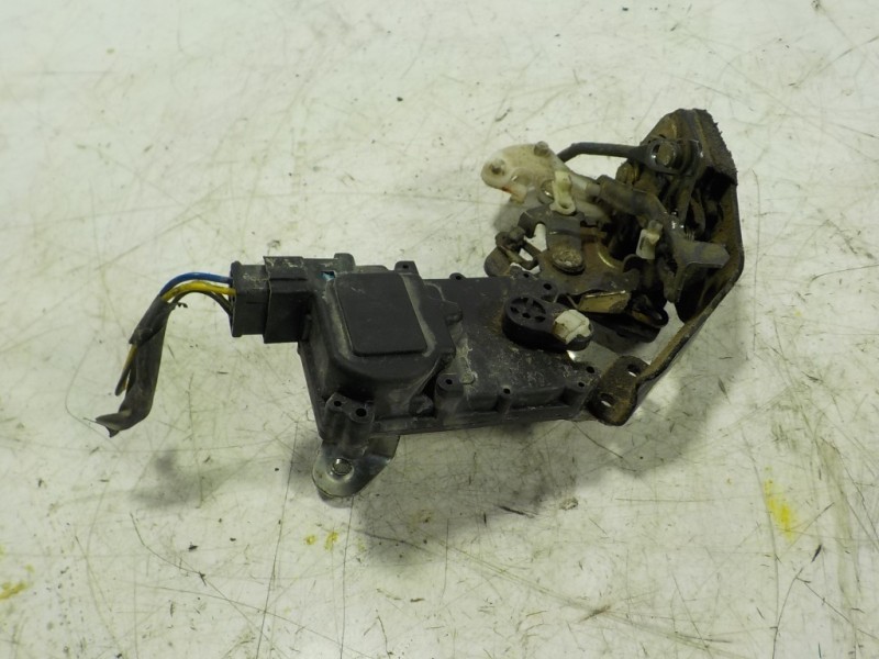 Recambio de cerradura puerta trasera izquierda para hyundai accent (lc) 1.3 12v cat referencia OEM IAM   