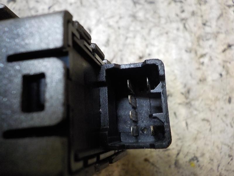 Recambio de mando elevalunas delantero derecho para tata vista 1.4 75cv referencia OEM IAM   