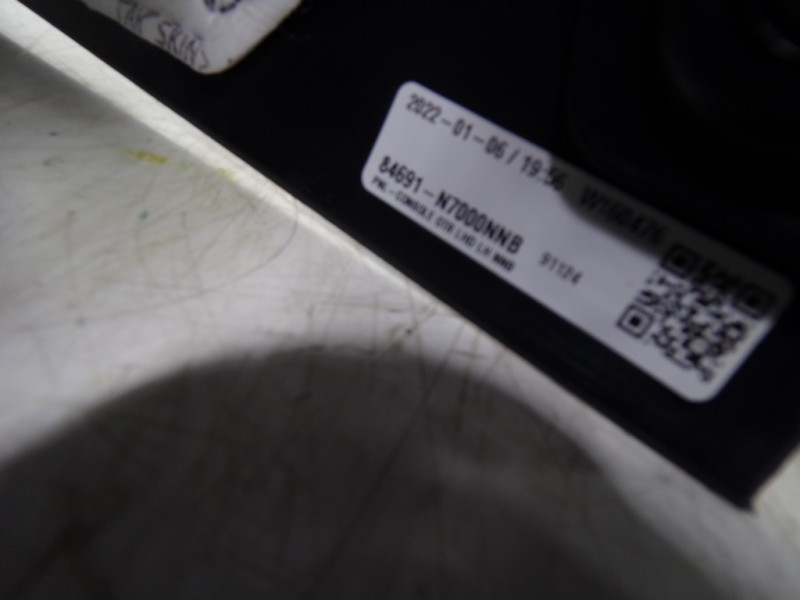 Recambio de apoyabrazos central para hyundai tucson 1.6 crdi referencia OEM IAM  84680N7210NNB 