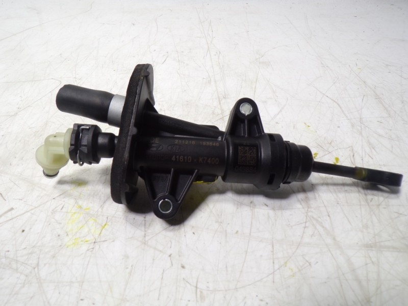 Recambio de bomba embrague para hyundai tucson 1.6 crdi referencia OEM IAM   