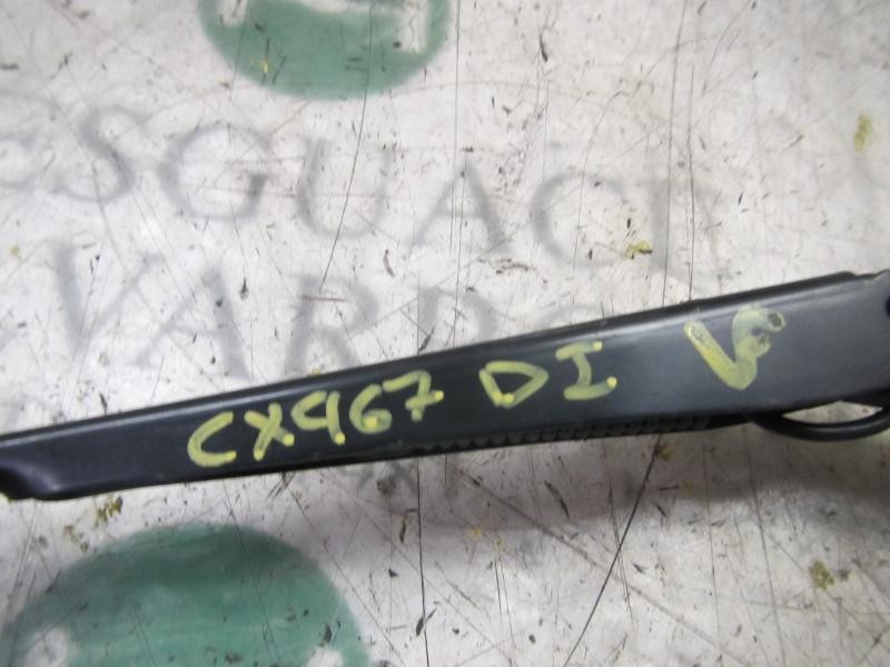 Recambio de brazo limpia delantero izquierdo para volvo xc70 2.4 diesel cat referencia OEM IAM 31276002  