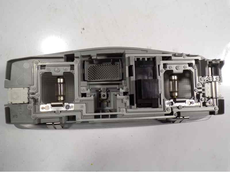 Recambio de piloto interior para peugeot 4007 2.2 hdi fap cat referencia OEM IAM 6362S2  
