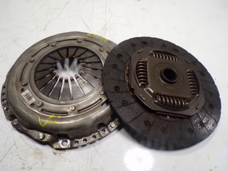 Recambio de kit embrague para ford transit connect 1.5 tdci cat referencia OEM IAM 1866238 DV617550DC 200624A