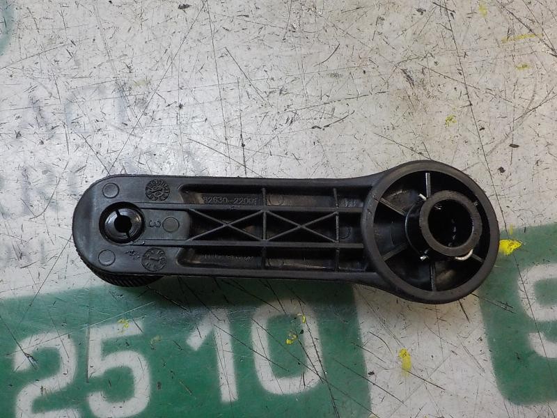 Recambio de maneta elevalunas trasera izquierda para kia cee´d emotion referencia OEM IAM 8263022001EQ  