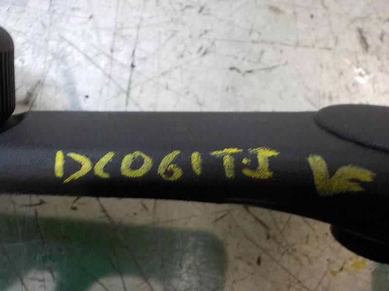 Recambio de maneta elevalunas trasera izquierda para kia cee´d emotion referencia OEM IAM 8263022001EQ  