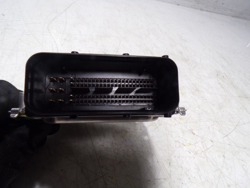 Recambio de centralita cambio automatico para hyundai tucson 1.6 crdi referencia OEM IAM  296102U700 