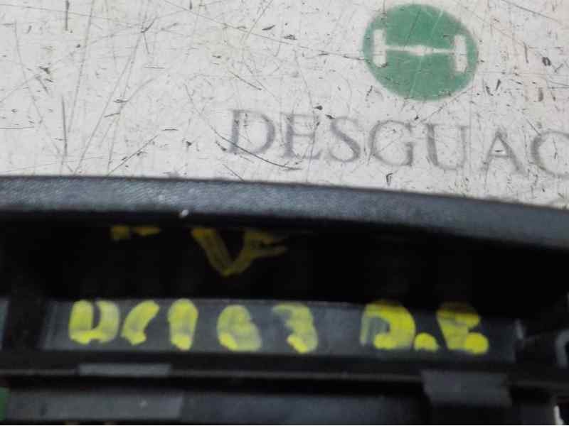 Recambio de maneta exterior delantera izquierda para dacia sandero 1.0 12v cat referencia OEM IAM 806070421R  