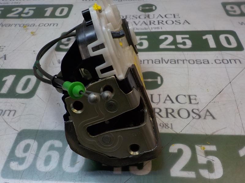 Recambio de cerradura puerta trasera derecha para toyota yaris 1.4 turbodiesel cat referencia OEM IAM 690500D110  