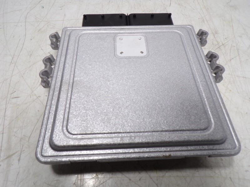 Recambio de centralita motor uce para hyundai tucson 1.6 crdi referencia OEM IAM  34163401352 