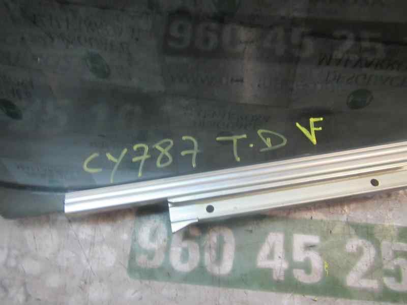 Recambio de cristal puerta trasero derecho para toyota rav 4 referencia OEM IAM 6811342150  