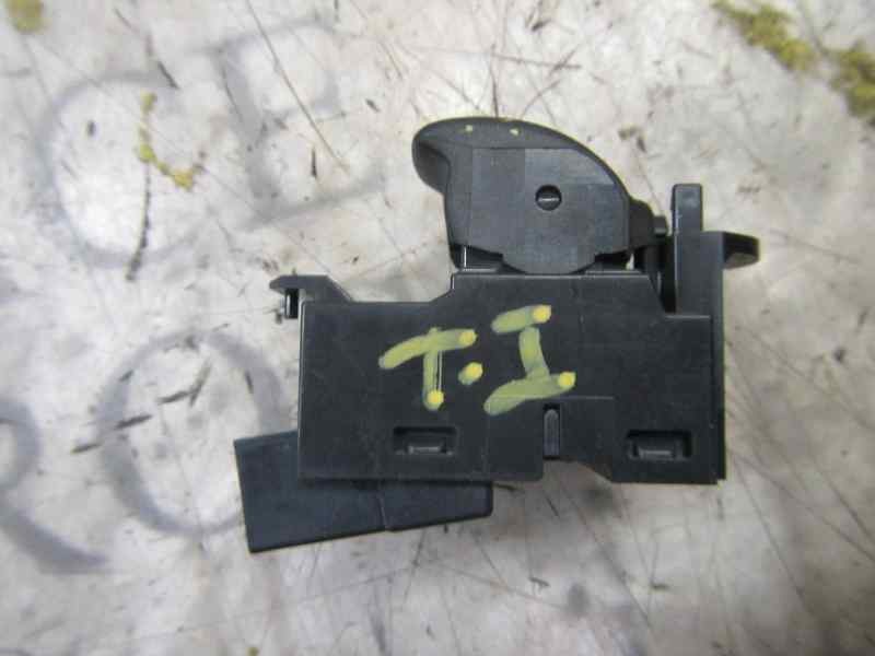 Recambio de mando elevalunas trasero izquierdo para volvo xc70 2.4 diesel cat referencia OEM IAM 31272006  