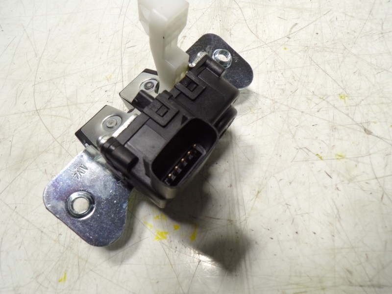 Recambio de cerradura maletero / porton para hyundai tucson 1.6 crdi referencia OEM IAM   